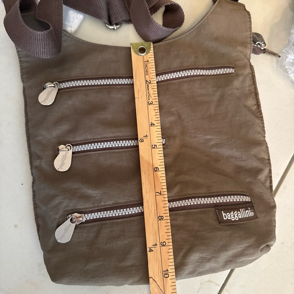 Baggallini Olive Messenger Bag - Picture 8 of 11